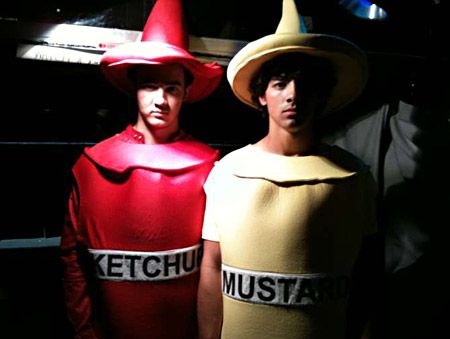 alg_jonas_costumes.jpg