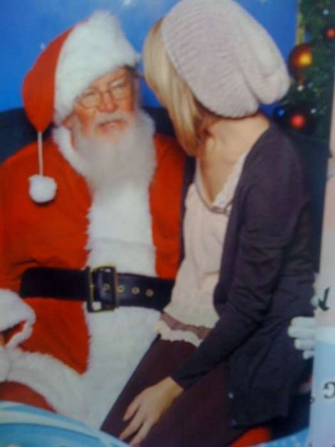 chelsea-staub-twitter-christmas-2-500x666.jpg