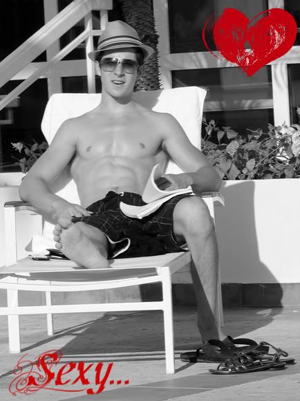 david-henrie-shirtless-by-pool-2-1.jpg