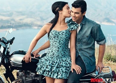 demi-and-joe-teen-vogue-photoshoot-demi-lovato-15188095-500-360.jpg
