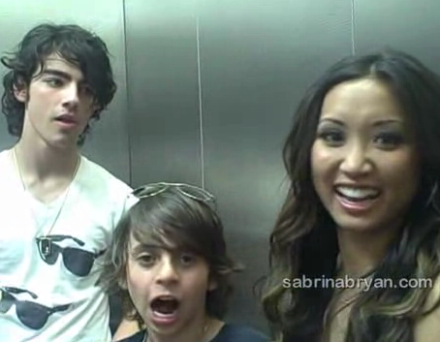 joe-jonas-brenda-song.png