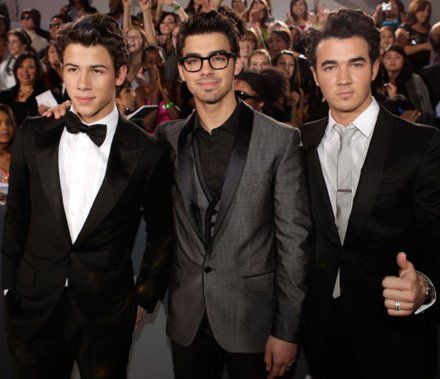 jonas-brothers-2010-grammys-2.jpg