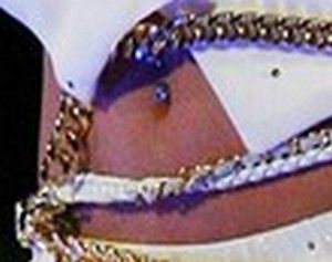 miley-pierced.jpg