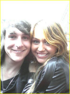 mitchel-musso-shawn-johnson-hm-premiere-17.jpg