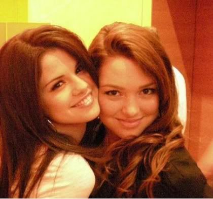 selenaandjennifer.jpg