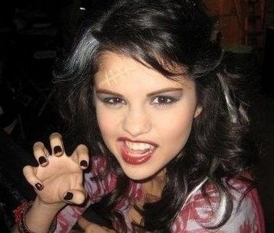 selenakr3.jpg